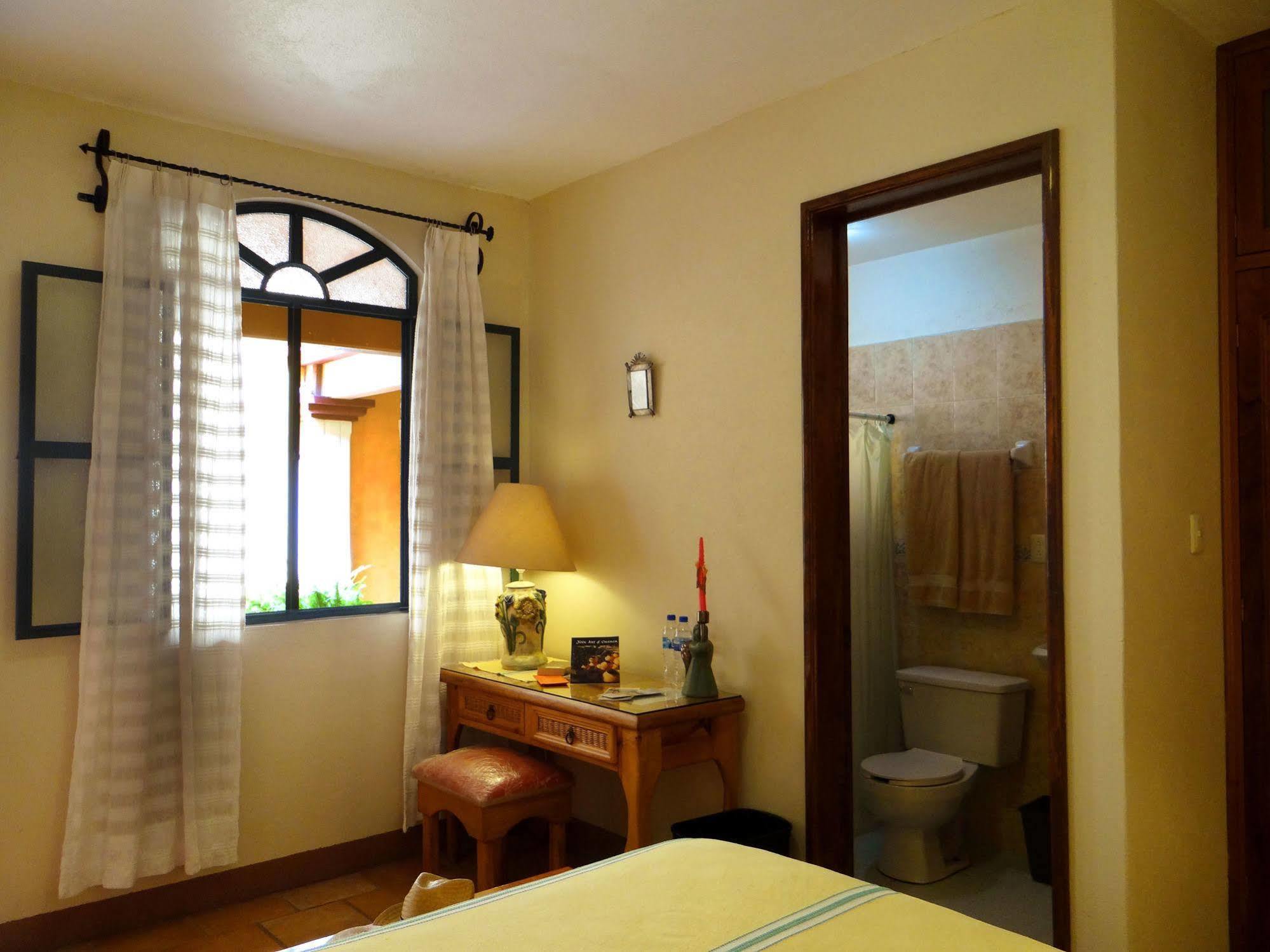 Casa Lidia Hotel Oaxaca Bagian luar foto